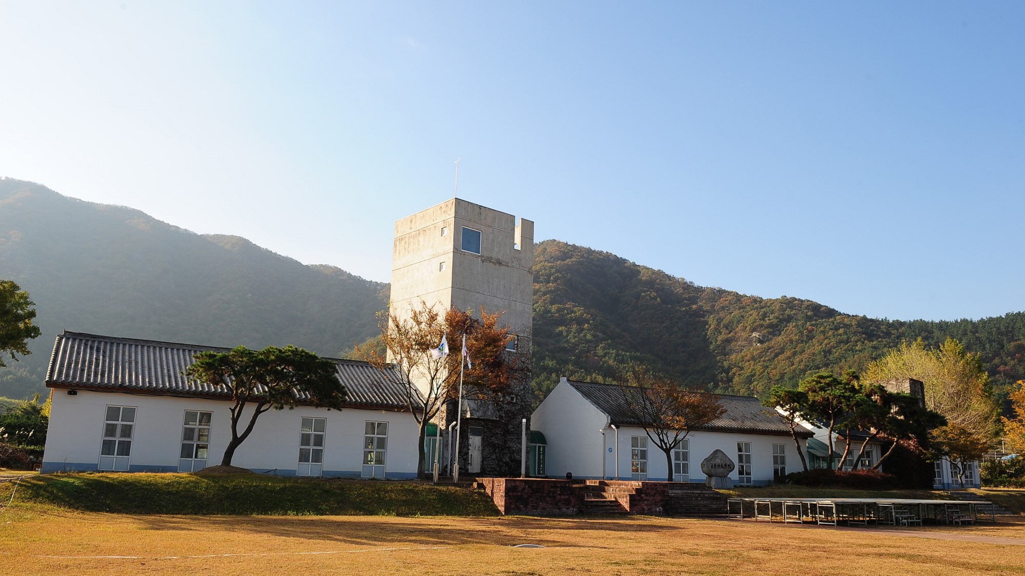 미당시문학관전면.jpg